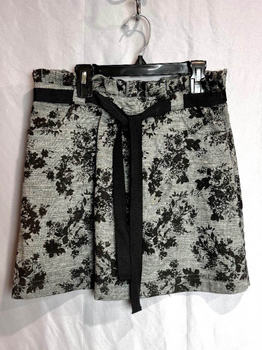 Women's Buttons "Paper Bag" Skirt Ruffle Trim Ribbon Waistband Belt Size Medium